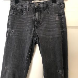 Gap Inner Cozy distressed grey/black skinny jeans